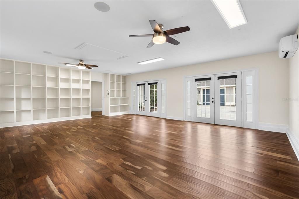 Activo con contrato: $1,299,000 (4 camas, 3 baños, 4194 Pies cuadrados)