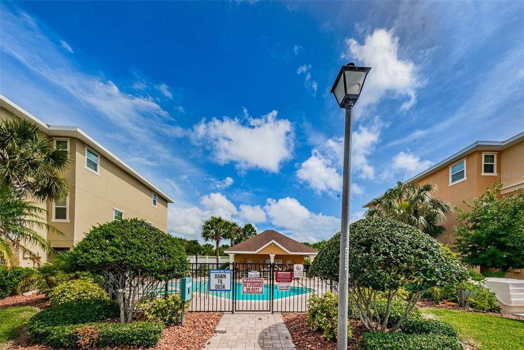 待售: $305,000 (3 贝兹, 3 浴室, 1612 平方英尺)