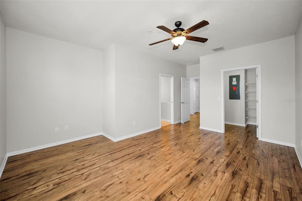 待售: $305,000 (3 贝兹, 3 浴室, 1612 平方英尺)