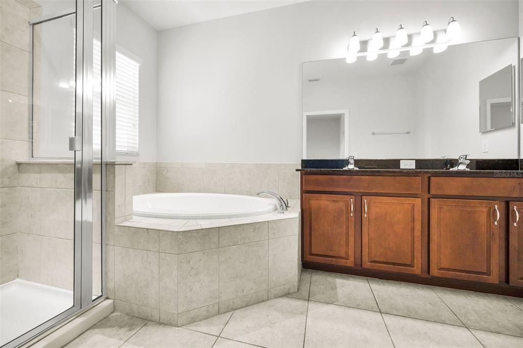 待售: $305,000 (3 贝兹, 3 浴室, 1612 平方英尺)