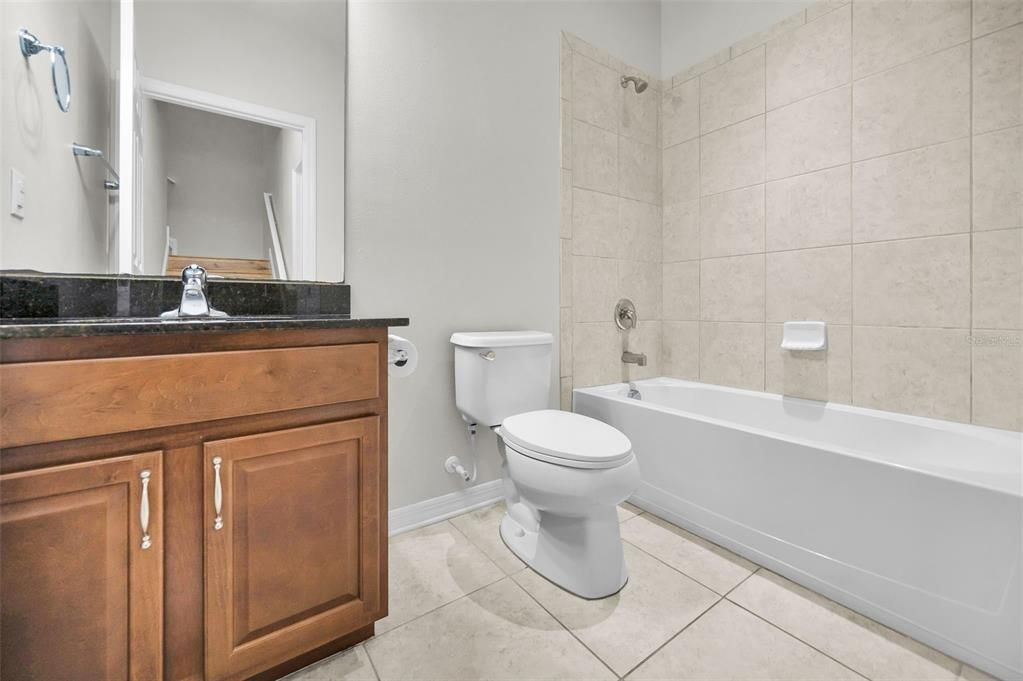 待售: $305,000 (3 贝兹, 3 浴室, 1612 平方英尺)