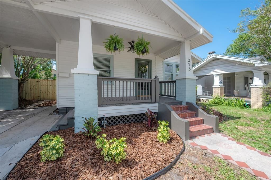 Active With Contract: $495,000 (3 beds, 2 baths, 1202 Square Feet)