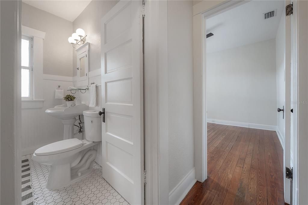 Active With Contract: $495,000 (3 beds, 2 baths, 1202 Square Feet)