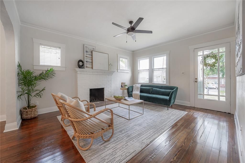 Active With Contract: $495,000 (3 beds, 2 baths, 1202 Square Feet)