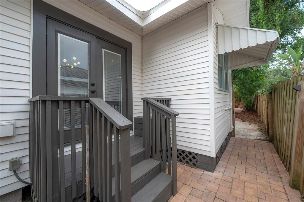 Active With Contract: $495,000 (3 beds, 2 baths, 1202 Square Feet)