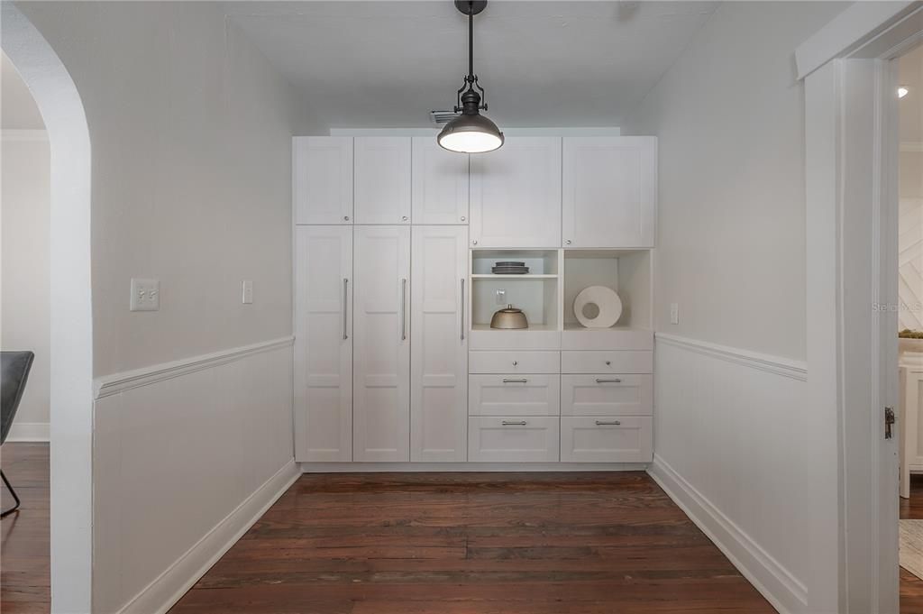 Active With Contract: $495,000 (3 beds, 2 baths, 1202 Square Feet)