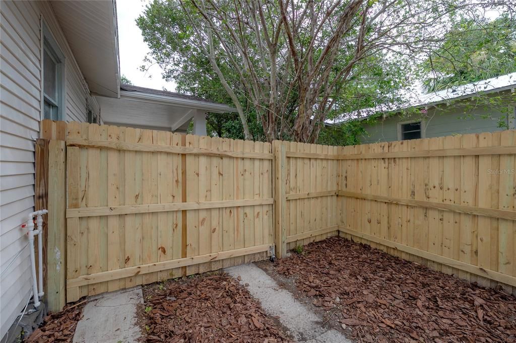 Active With Contract: $495,000 (3 beds, 2 baths, 1202 Square Feet)