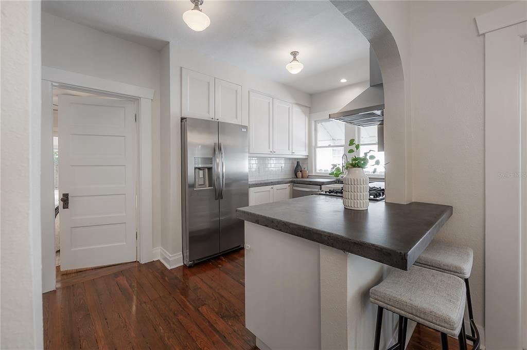 Active With Contract: $495,000 (3 beds, 2 baths, 1202 Square Feet)