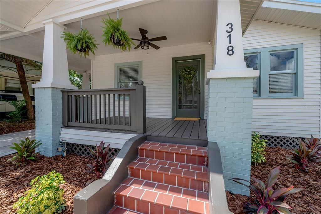 Active With Contract: $495,000 (3 beds, 2 baths, 1202 Square Feet)