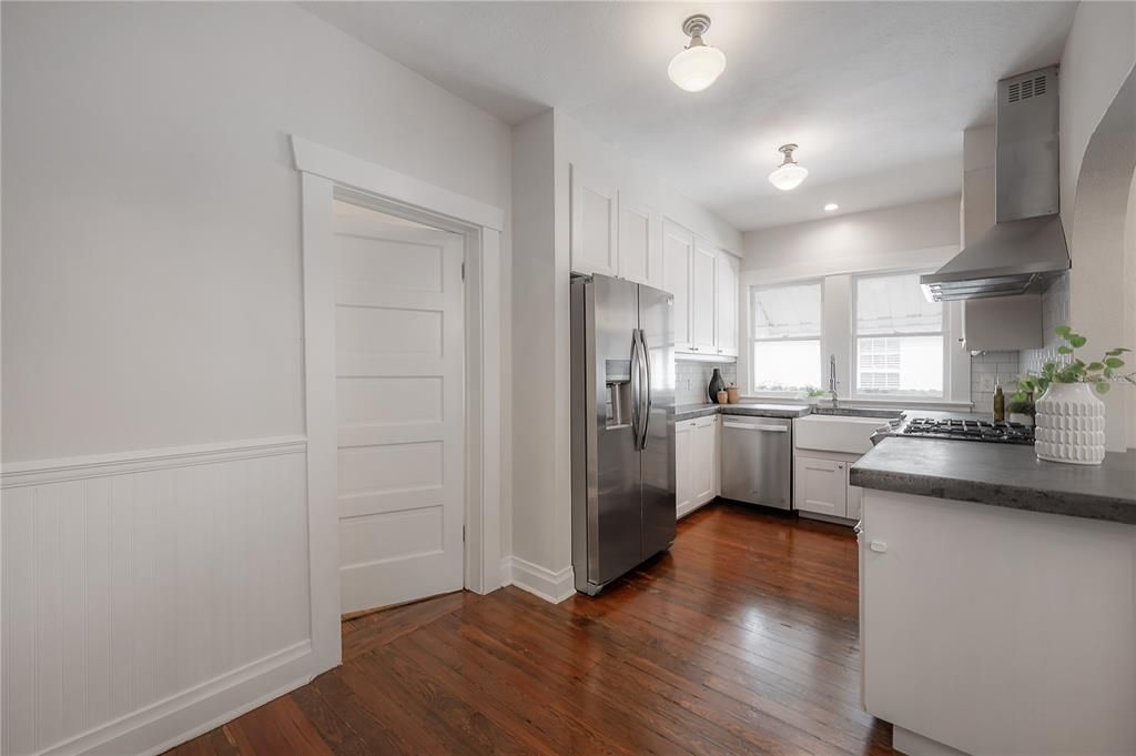 Active With Contract: $495,000 (3 beds, 2 baths, 1202 Square Feet)