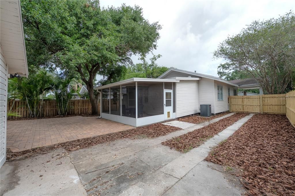 Active With Contract: $495,000 (3 beds, 2 baths, 1202 Square Feet)