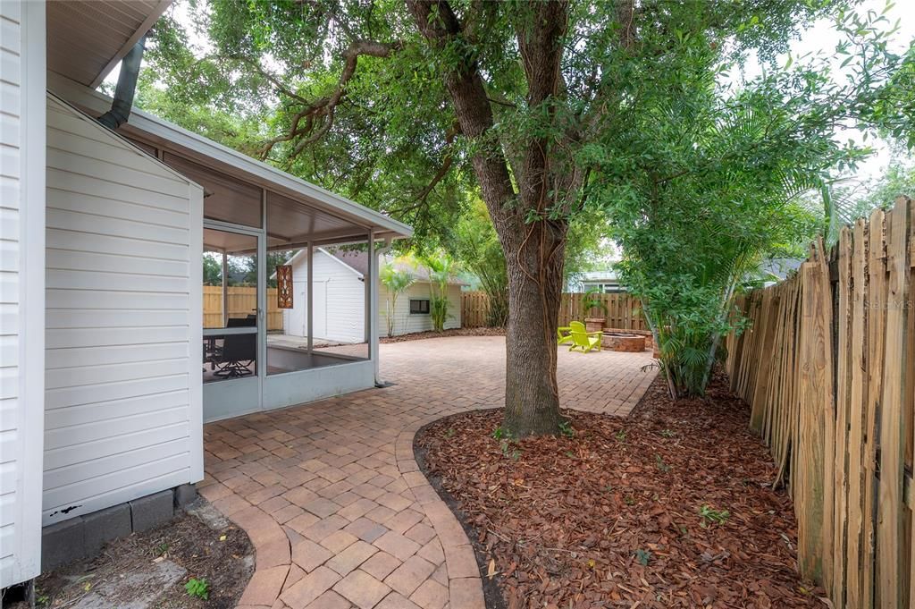 Active With Contract: $495,000 (3 beds, 2 baths, 1202 Square Feet)