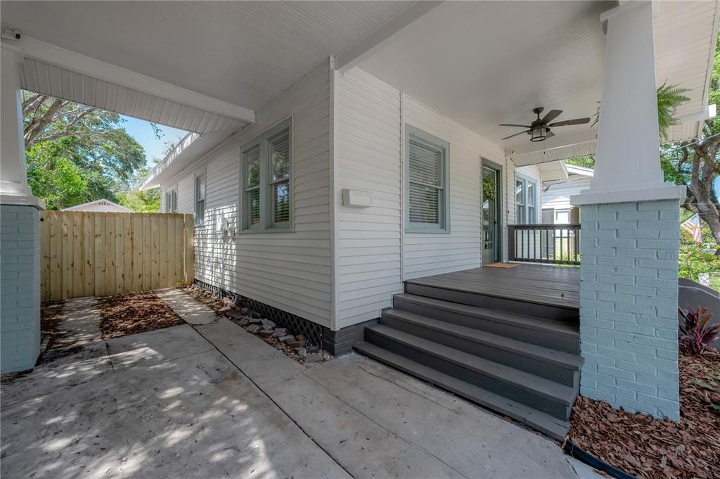 Active With Contract: $495,000 (3 beds, 2 baths, 1202 Square Feet)