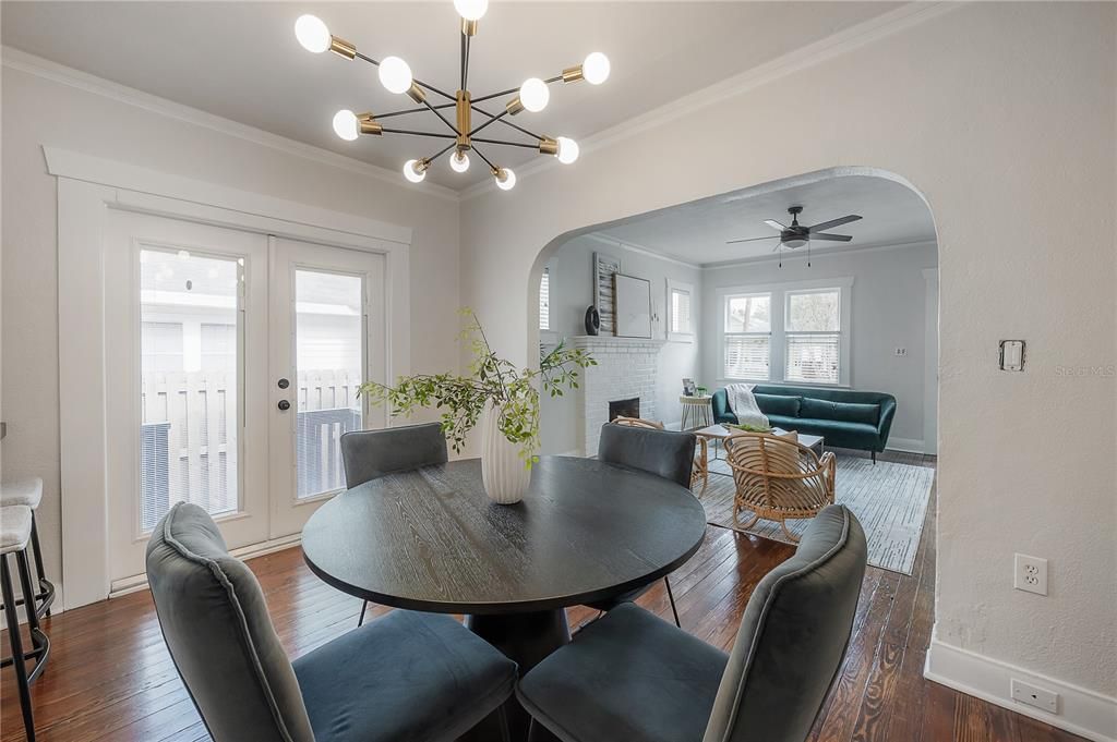 Active With Contract: $495,000 (3 beds, 2 baths, 1202 Square Feet)