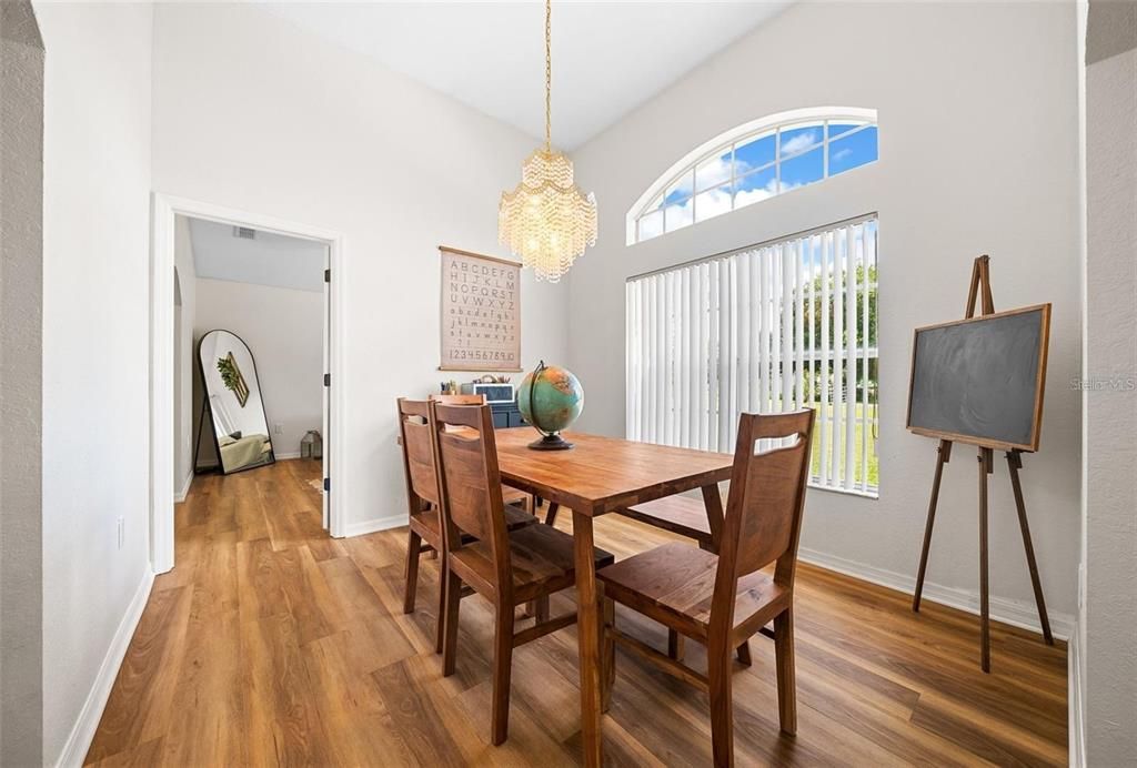 En Venta: $525,000 (3 camas, 2 baños, 1611 Pies cuadrados)