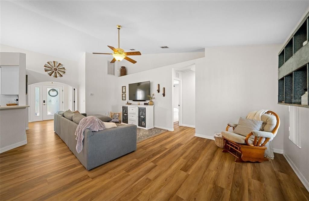 En Venta: $525,000 (3 camas, 2 baños, 1611 Pies cuadrados)