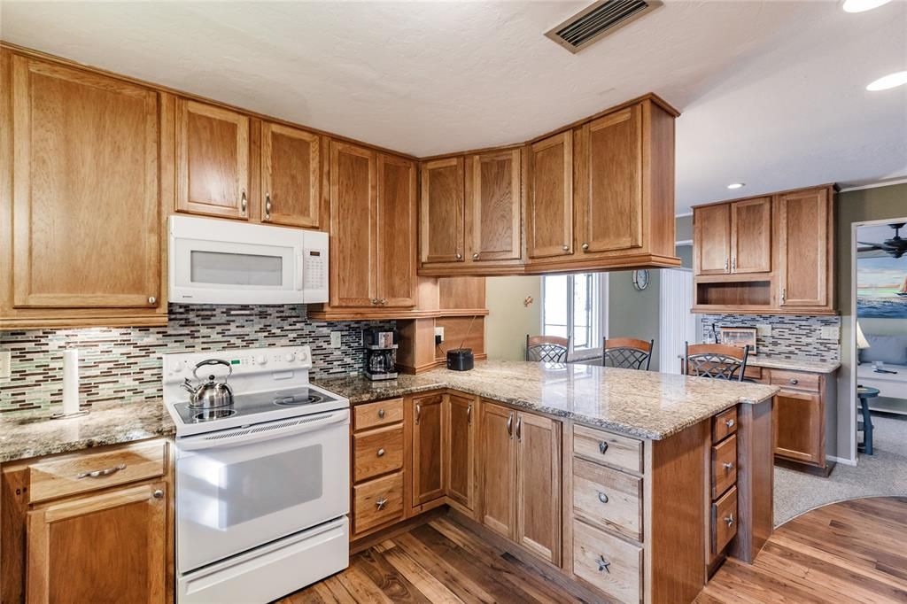 В аренду: $3,800 (3 спален, 2 ванн, 1544 Квадратных фут)