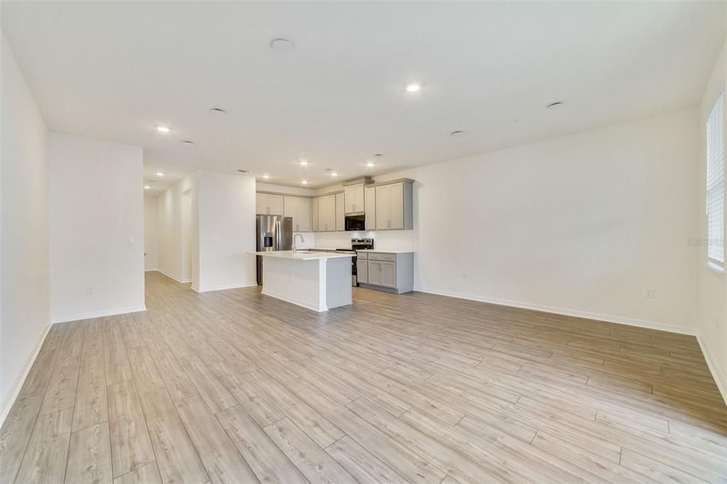 На продажу: $400,990 (3 спален, 2 ванн, 1544 Квадратных фут)