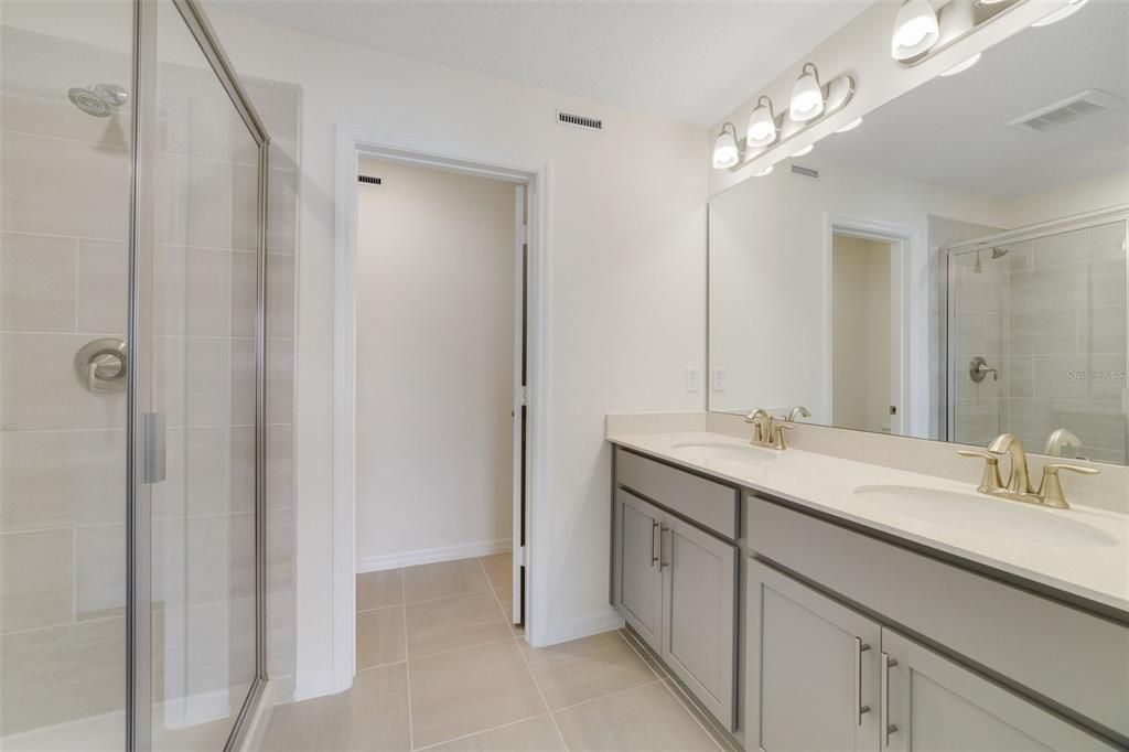 На продажу: $400,990 (3 спален, 2 ванн, 1544 Квадратных фут)