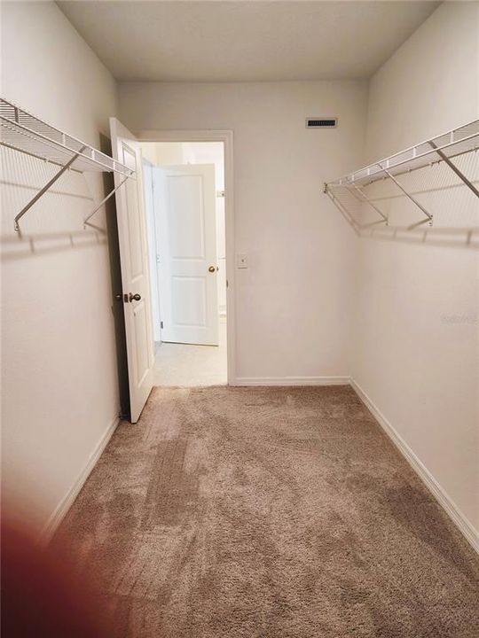 Activo con contrato: $265,000 (3 camas, 2 baños, 1570 Pies cuadrados)