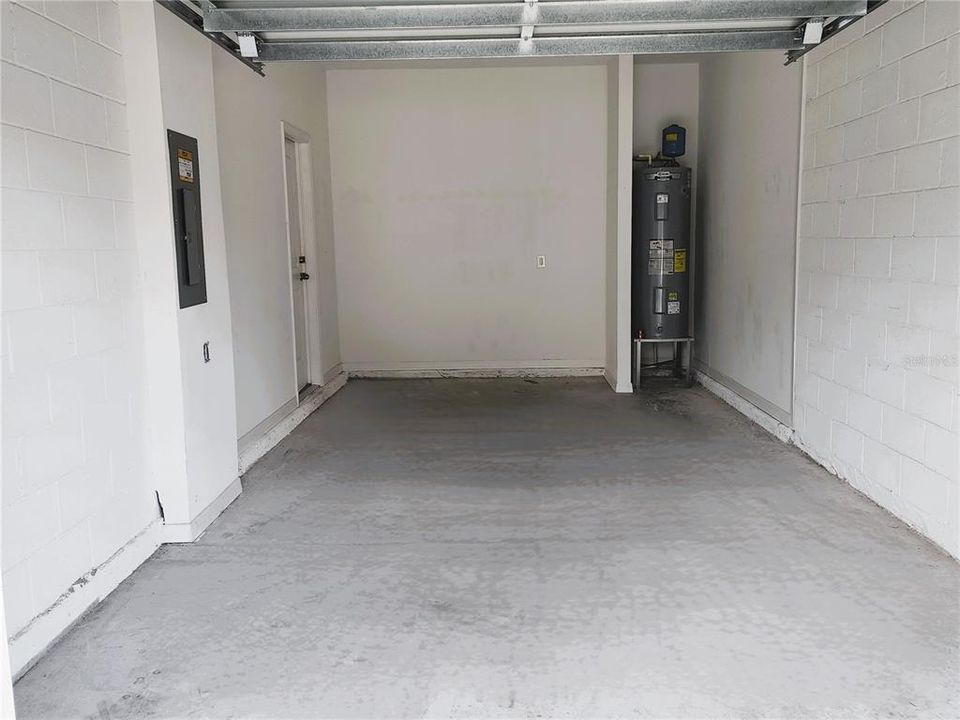 Activo con contrato: $265,000 (3 camas, 2 baños, 1570 Pies cuadrados)