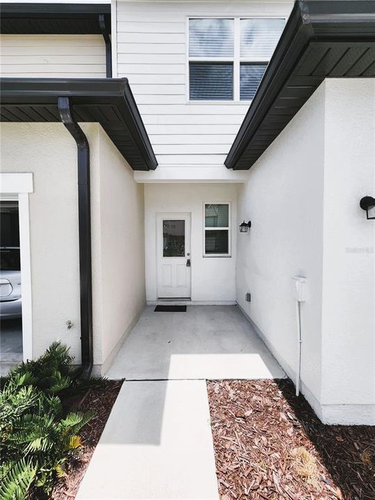 Activo con contrato: $265,000 (3 camas, 2 baños, 1570 Pies cuadrados)