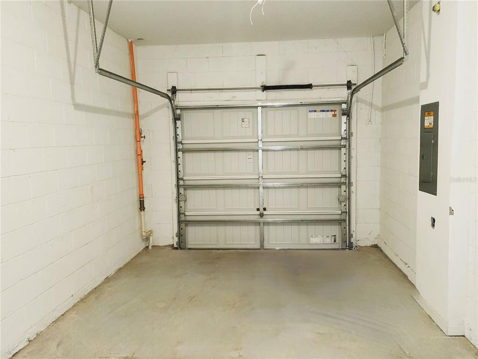 Activo con contrato: $265,000 (3 camas, 2 baños, 1570 Pies cuadrados)