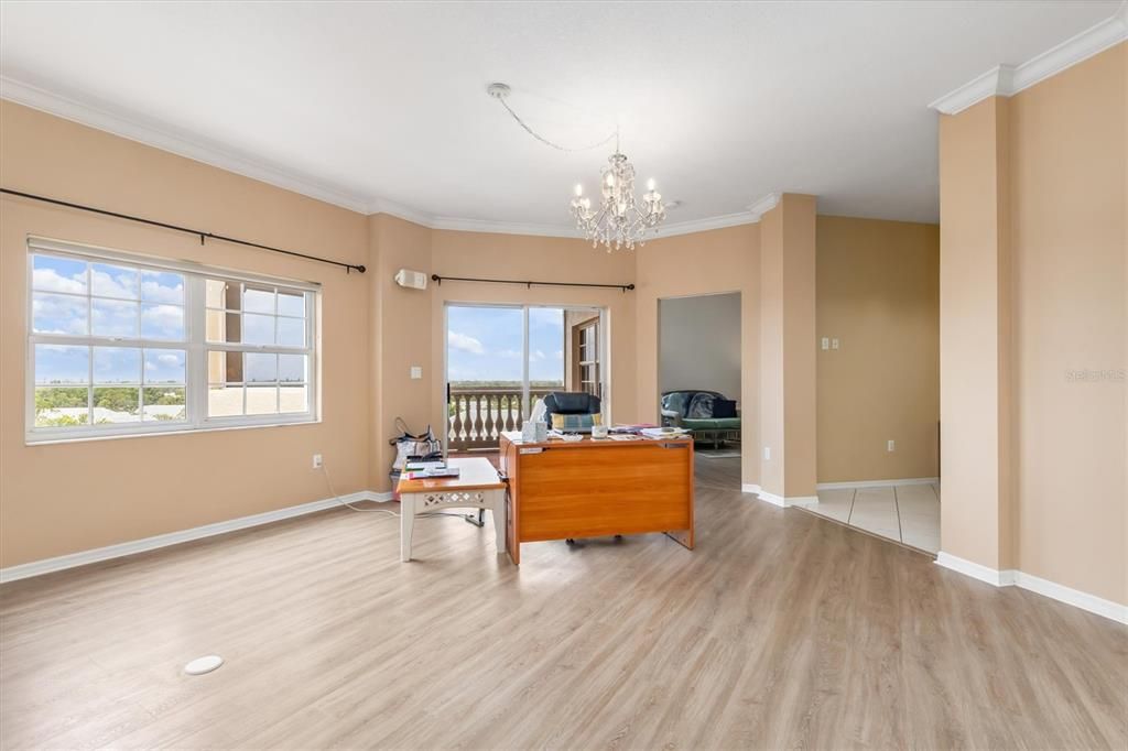Active With Contract: $289,900 (2 beds, 2 baths, 1713 Square Feet)