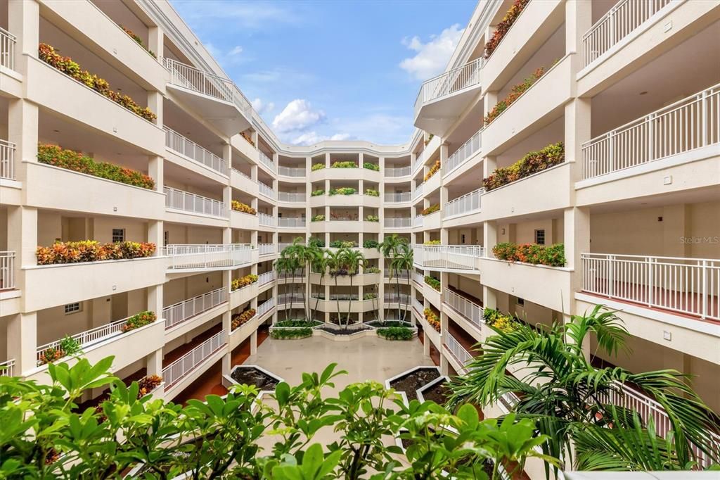 Active With Contract: $289,900 (2 beds, 2 baths, 1713 Square Feet)