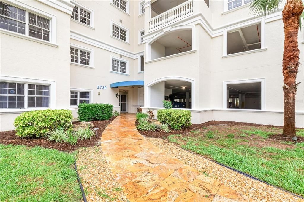 Active With Contract: $289,900 (2 beds, 2 baths, 1713 Square Feet)