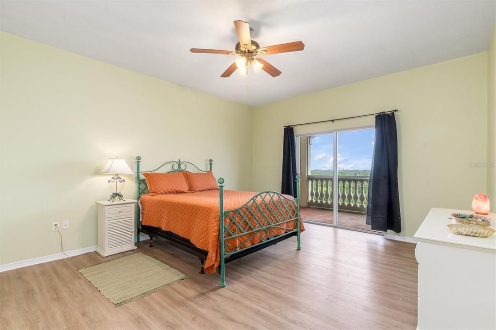 Active With Contract: $289,900 (2 beds, 2 baths, 1713 Square Feet)