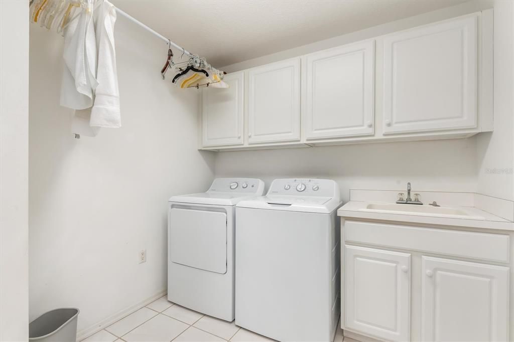 Active With Contract: $289,900 (2 beds, 2 baths, 1713 Square Feet)