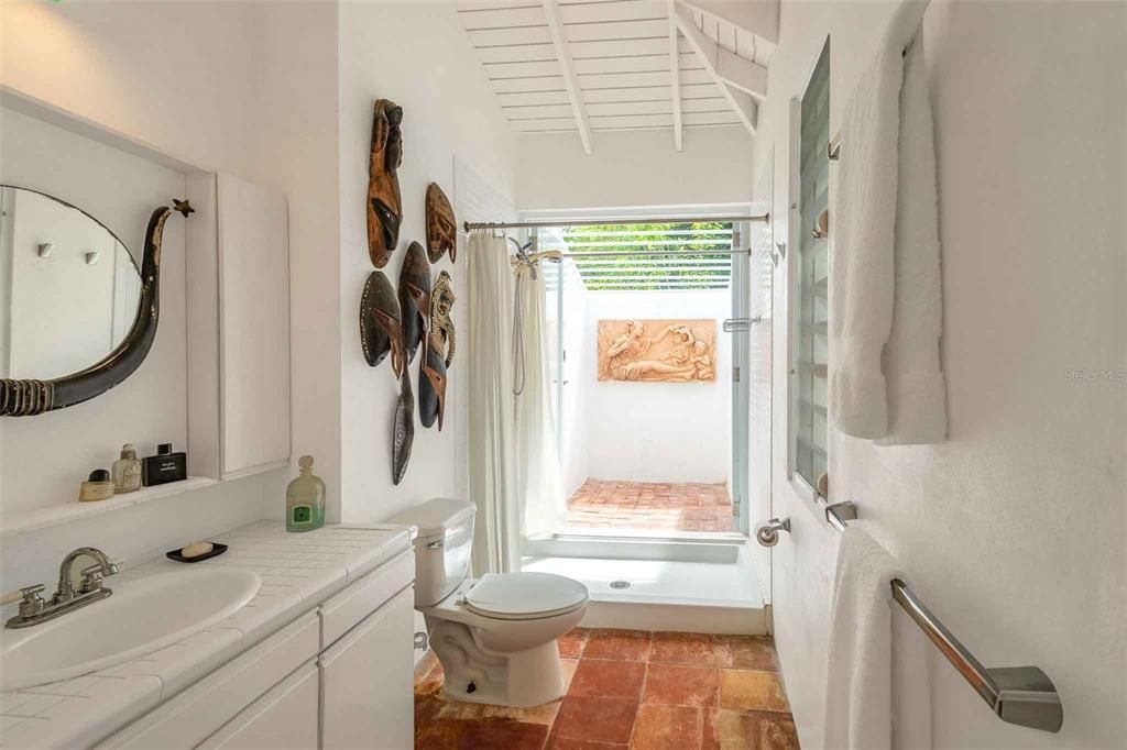 For Sale: $949,000 (3 beds, 3 baths, 1752 Square Feet)