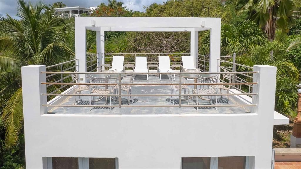 For Sale: $949,000 (3 beds, 3 baths, 1752 Square Feet)