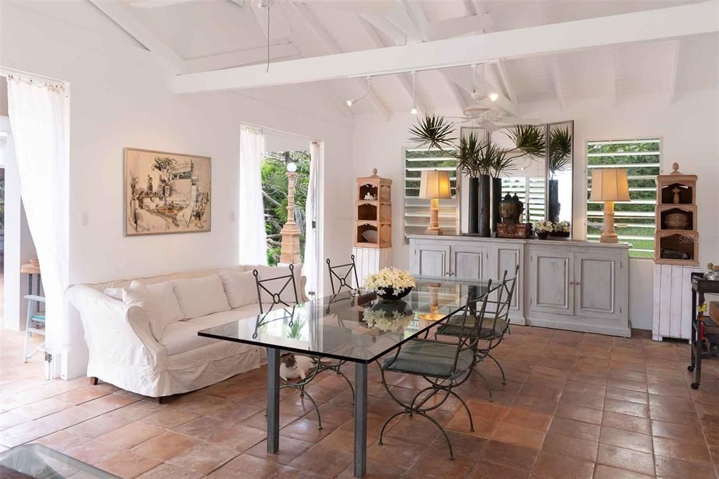 For Sale: $949,000 (3 beds, 3 baths, 1752 Square Feet)