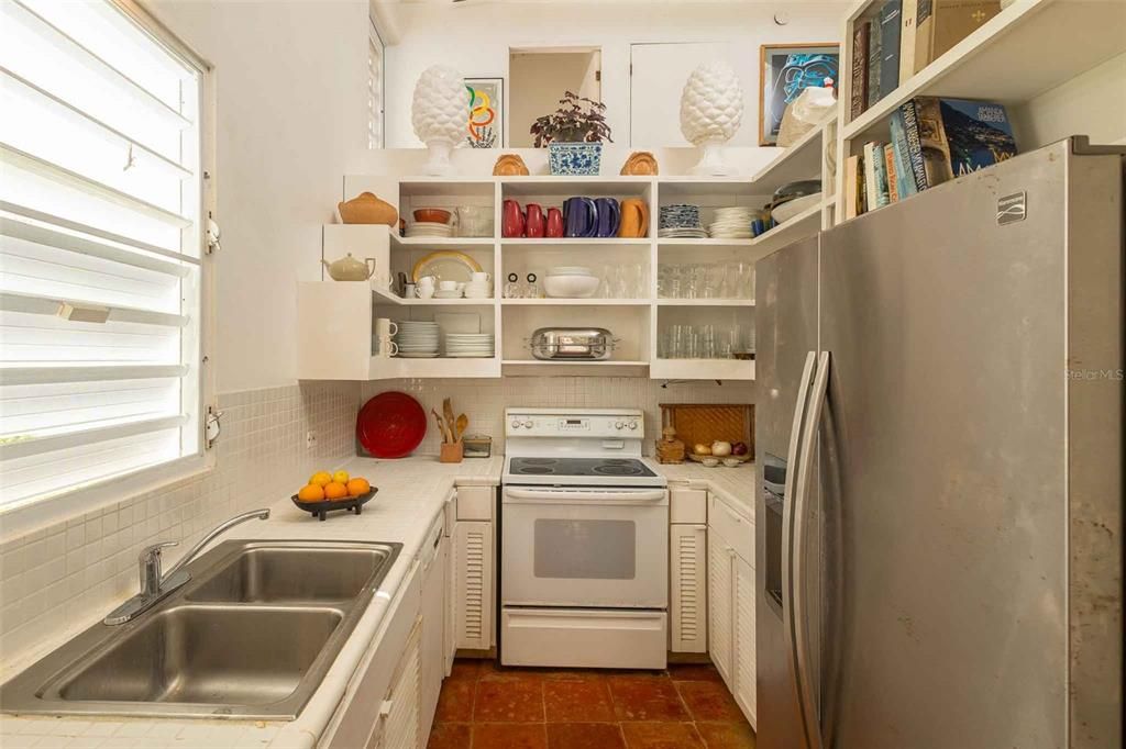 For Sale: $949,000 (3 beds, 3 baths, 1752 Square Feet)