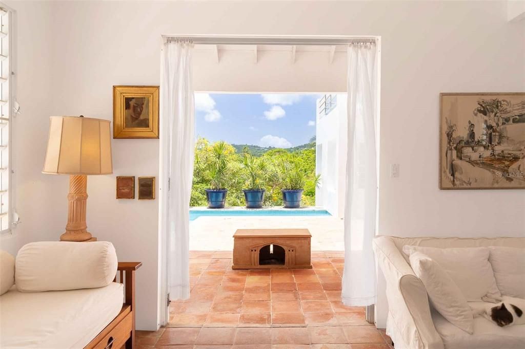 For Sale: $949,000 (3 beds, 3 baths, 1752 Square Feet)