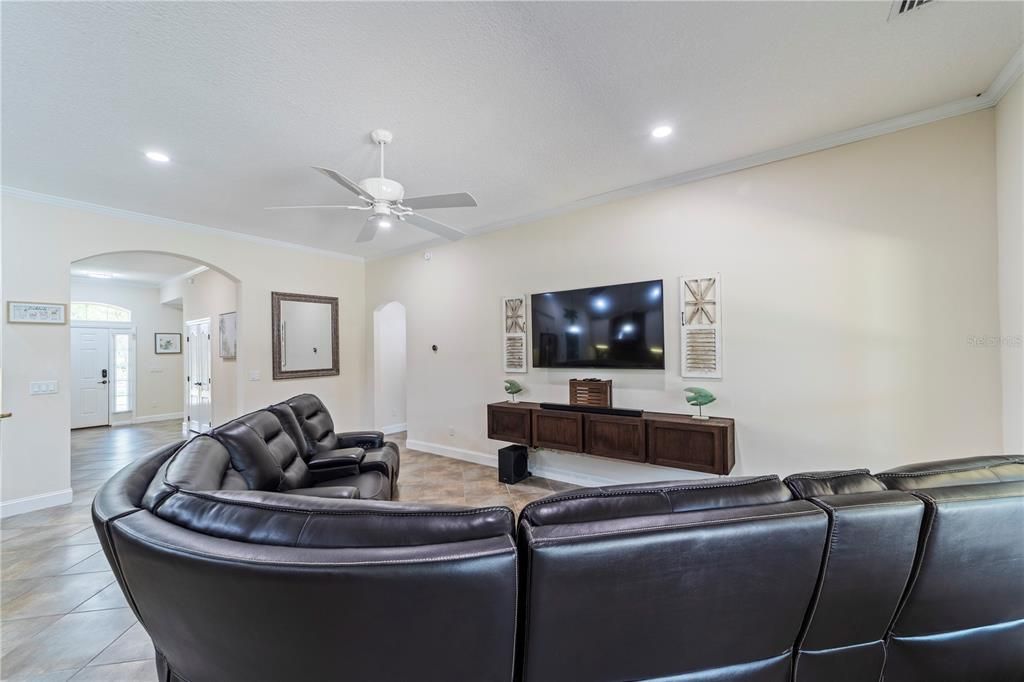 For Sale: $679,900 (3 beds, 3 baths, 2158 Square Feet)