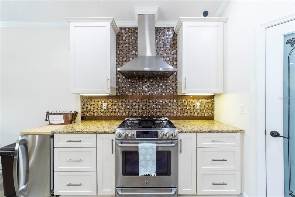 For Sale: $679,900 (3 beds, 3 baths, 2158 Square Feet)