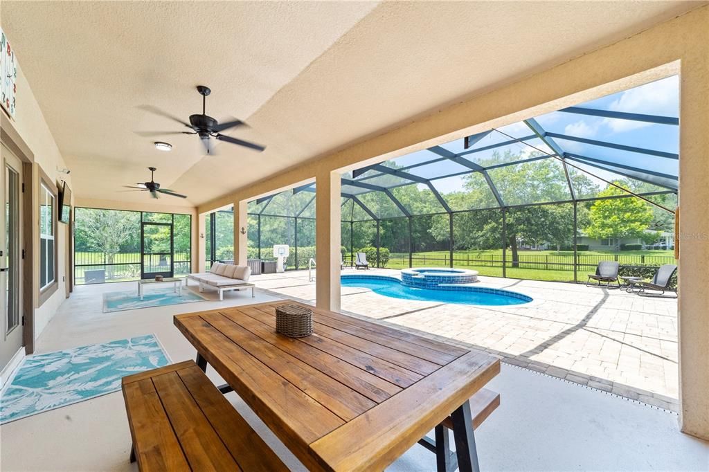 For Sale: $679,900 (3 beds, 3 baths, 2158 Square Feet)