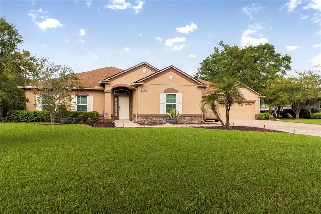 For Sale: $679,900 (3 beds, 3 baths, 2158 Square Feet)