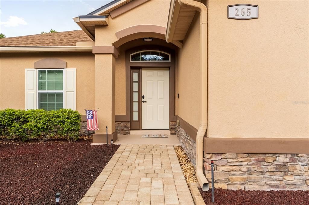 For Sale: $679,900 (3 beds, 3 baths, 2158 Square Feet)