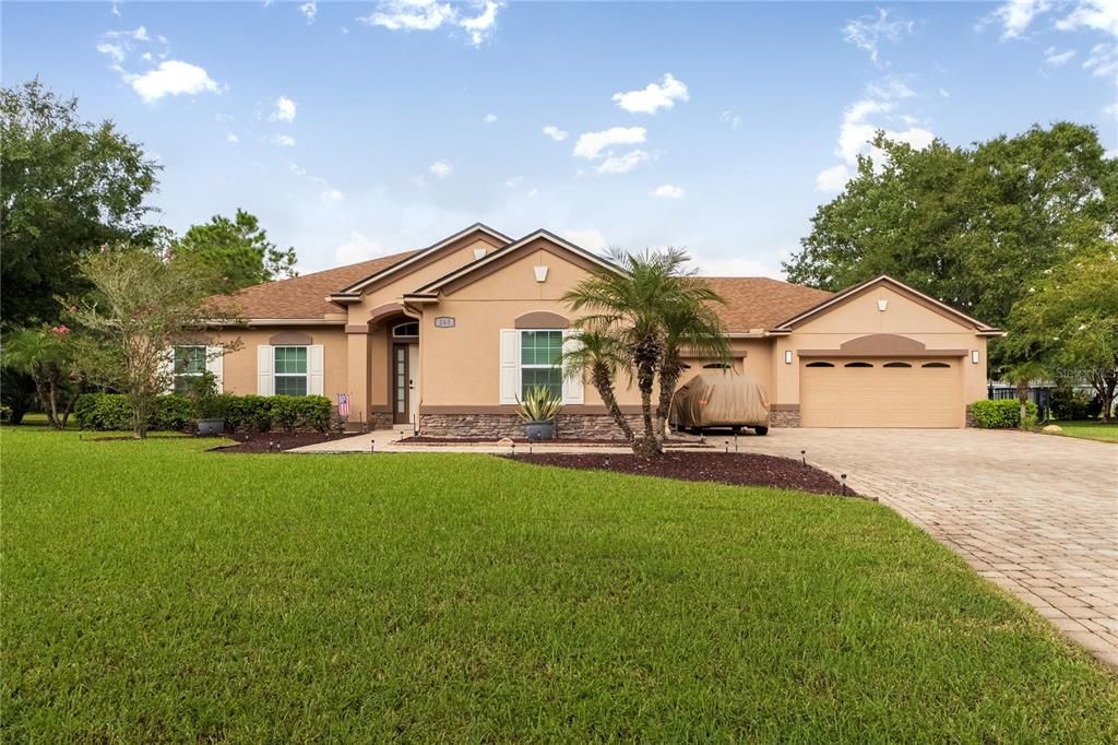 For Sale: $679,900 (3 beds, 3 baths, 2158 Square Feet)