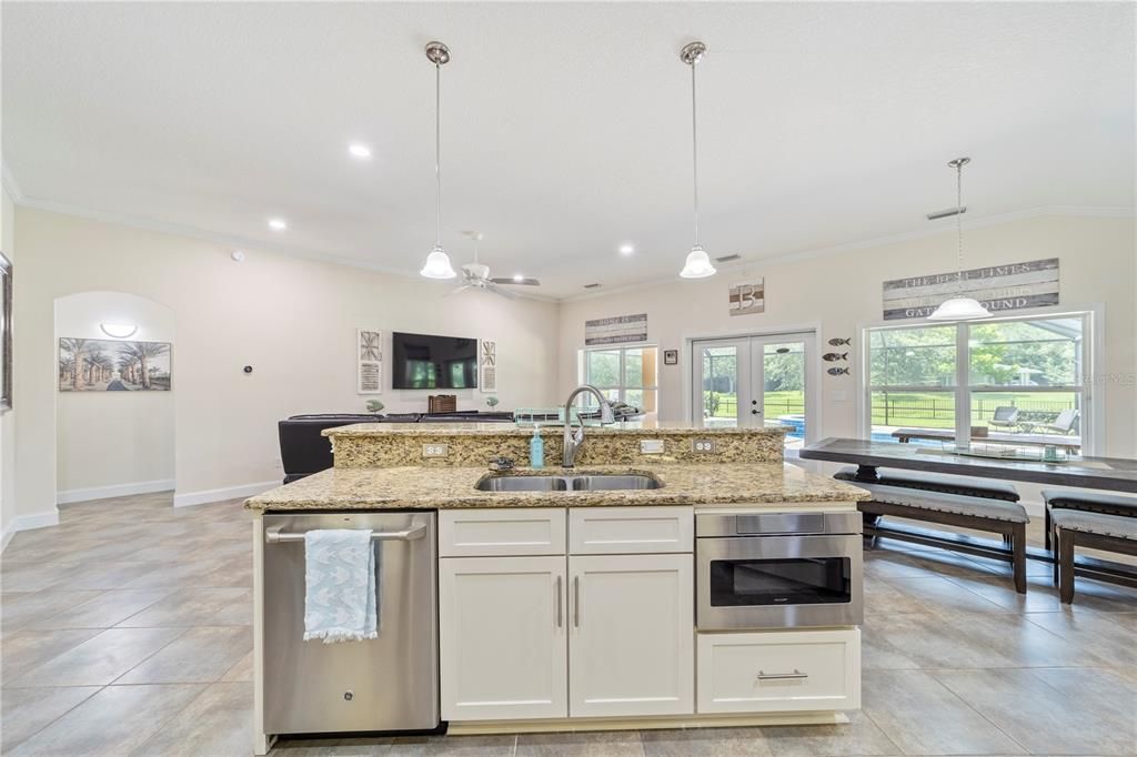 For Sale: $679,900 (3 beds, 3 baths, 2158 Square Feet)