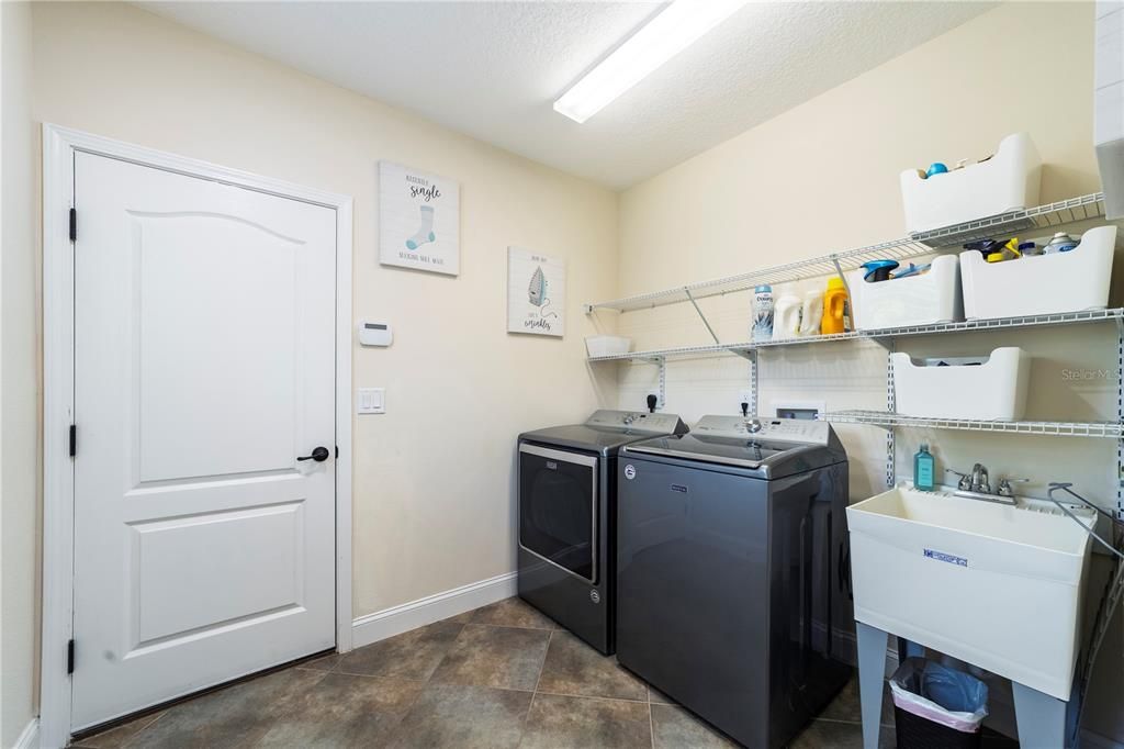 For Sale: $679,900 (3 beds, 3 baths, 2158 Square Feet)