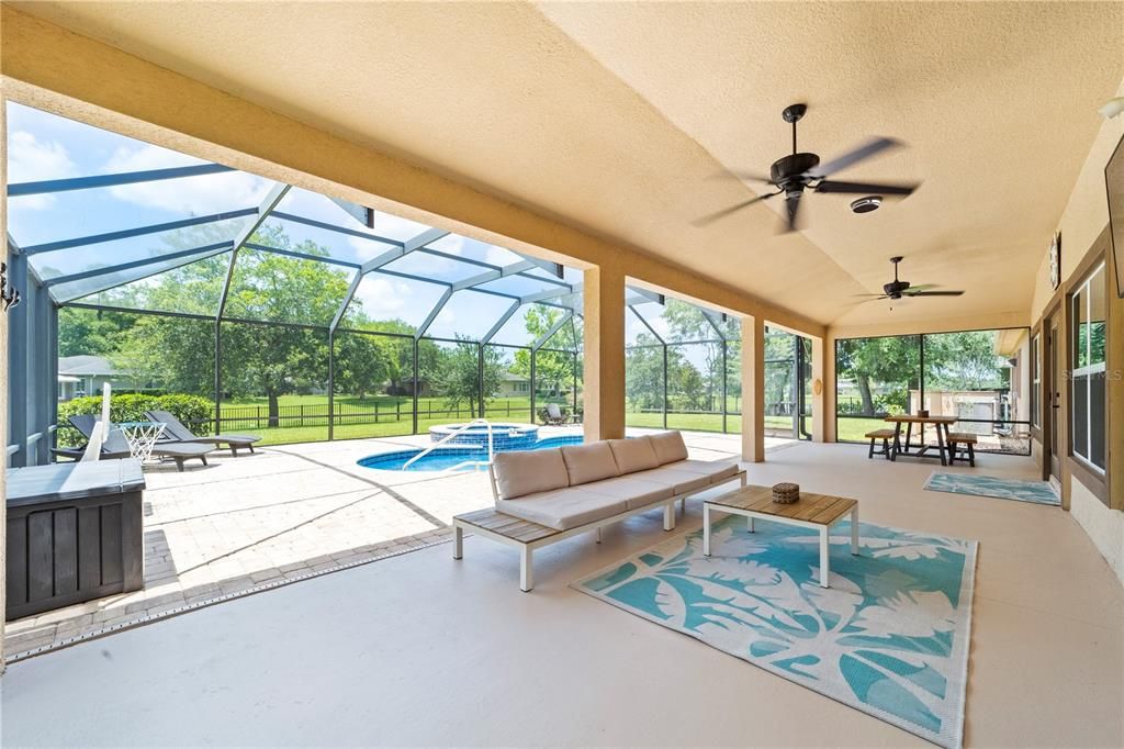 For Sale: $679,900 (3 beds, 3 baths, 2158 Square Feet)