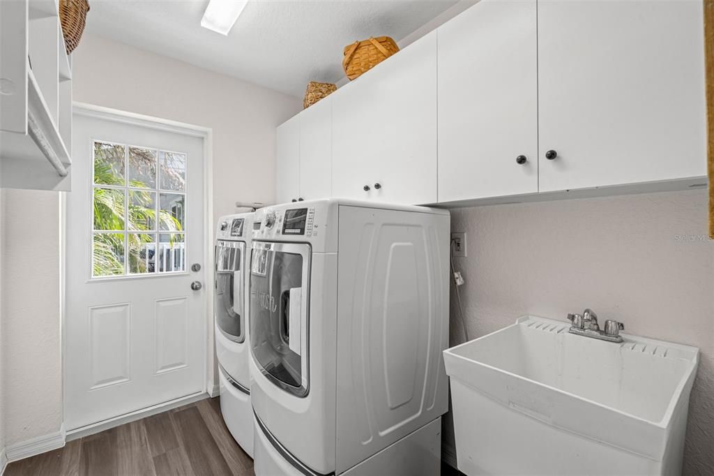 Active With Contract: $825,000 (3 beds, 2 baths, 2105 Square Feet)