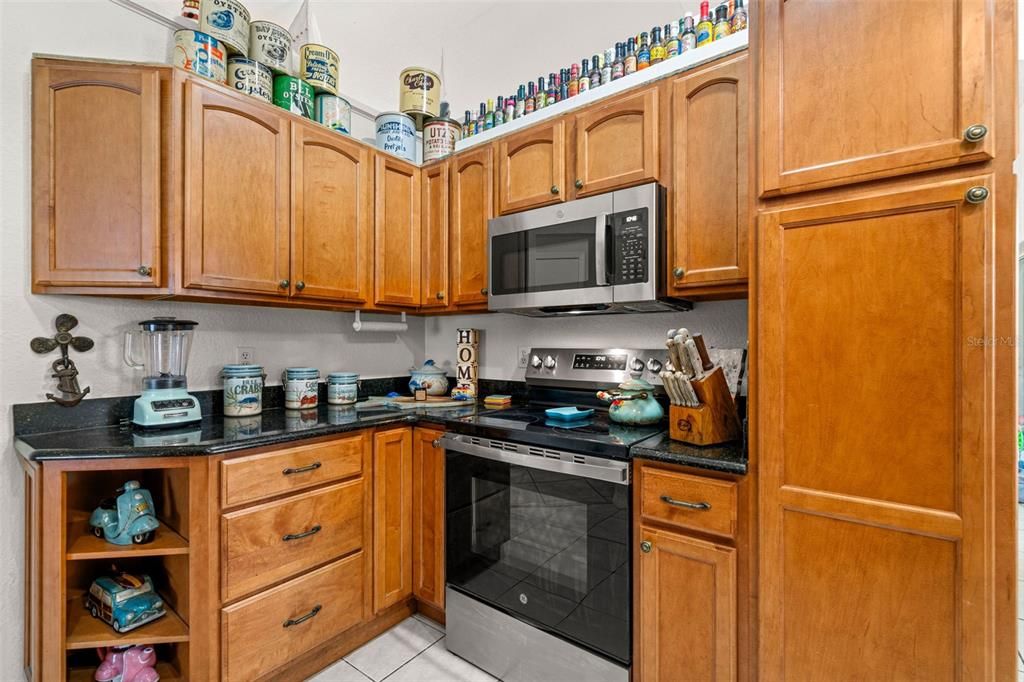 Active With Contract: $825,000 (3 beds, 2 baths, 2105 Square Feet)