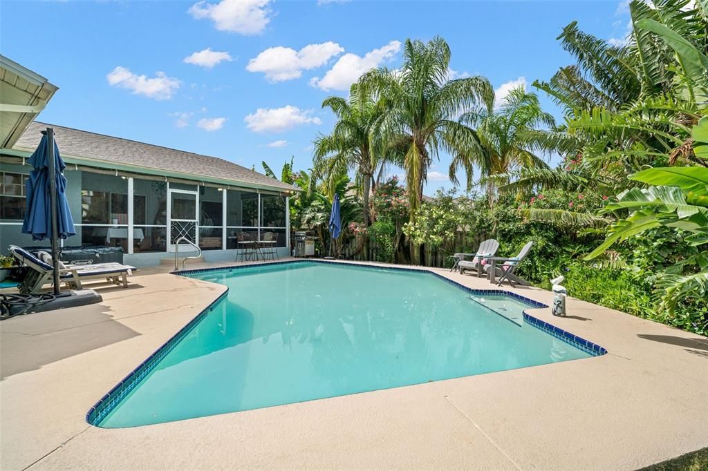 Active With Contract: $825,000 (3 beds, 2 baths, 2105 Square Feet)