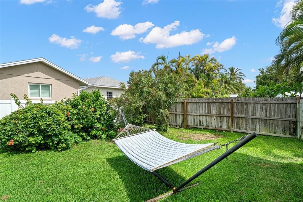 Active With Contract: $825,000 (3 beds, 2 baths, 2105 Square Feet)